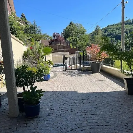 Charmant Appartement En Pierres Bourgoin-Jallieu Exterior foto